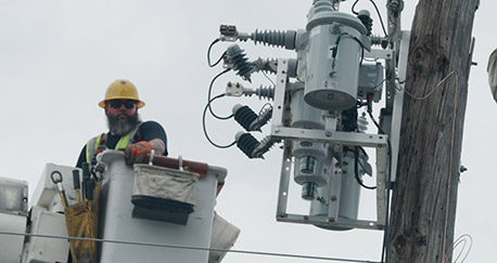 Consumers energy lineworker
